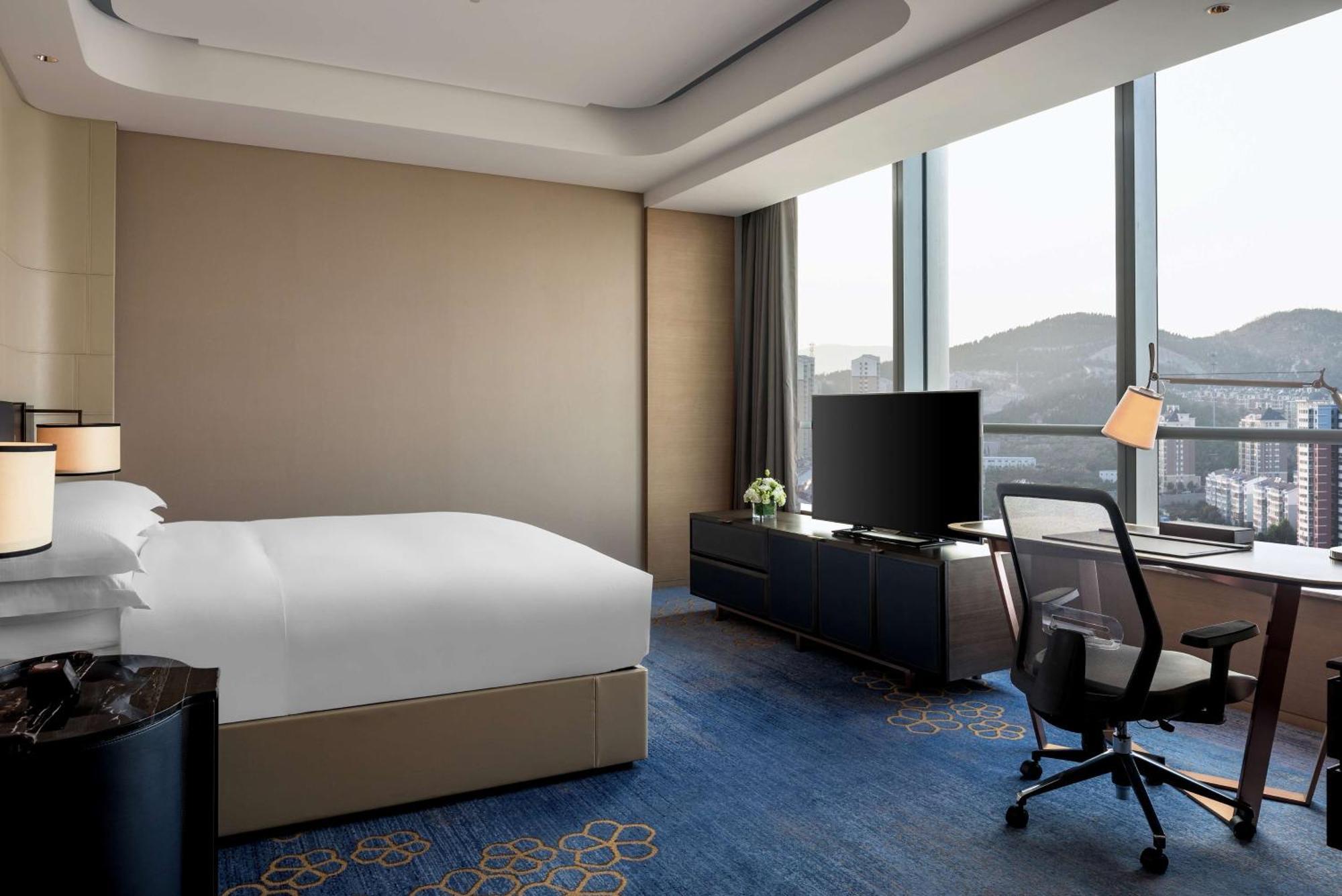 Hilton Jinan South Hotel & Residences Экстерьер фото